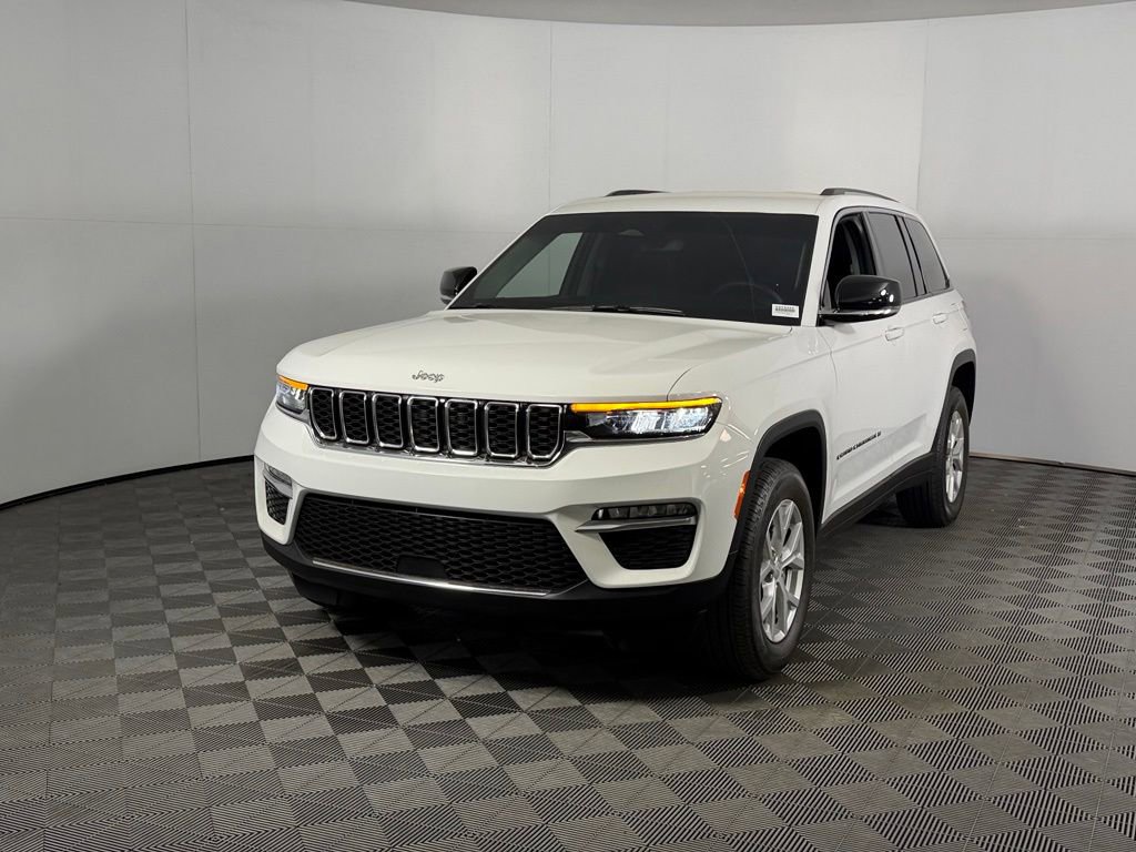 Certified 2023 Jeep Grand Cherokee Limited w/ Trailer Tow Prep Group (B) RWD image 9