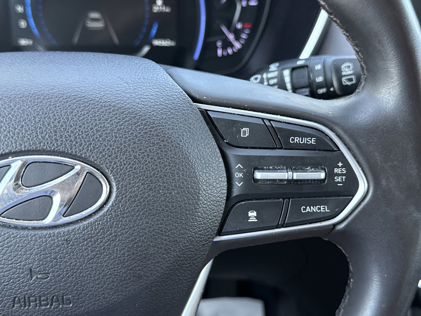 Used 2020 Hyundai Santa Fe SEL w/ Convenience Package image 21