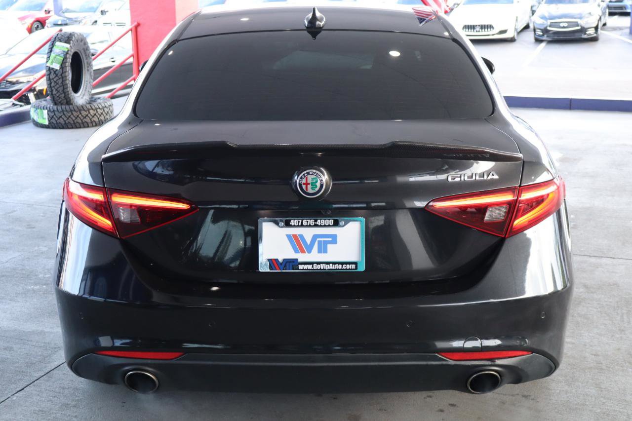 Used 2017 Alfa Romeo Giulia RWD image 6