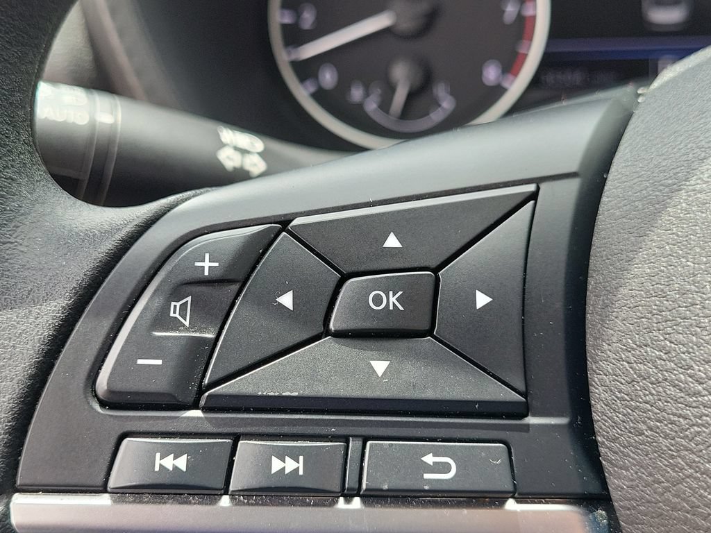 Used 2024 Nissan Sentra SV FWD image 19