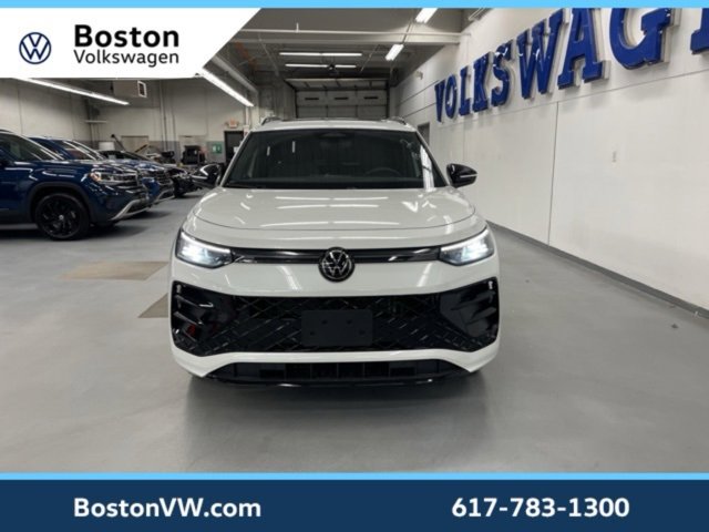 New 2026 Volkswagen Tiguan SE R-Line image 6