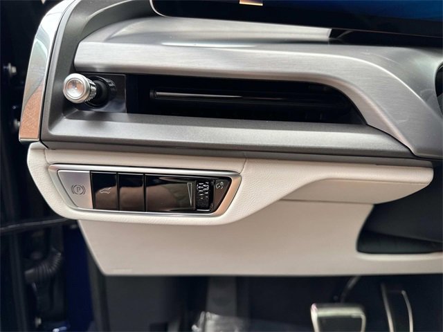 New 2026 Cadillac Vistiq Sport w/ LPO, Floor Liner Package image 31