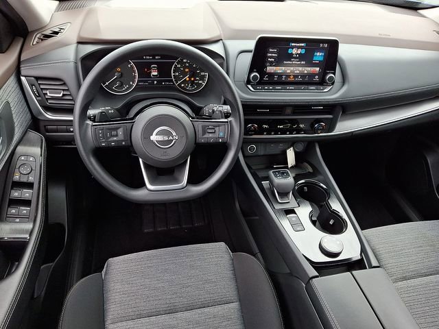 Used 2023 Nissan Rogue SV AWD/4WD image 2