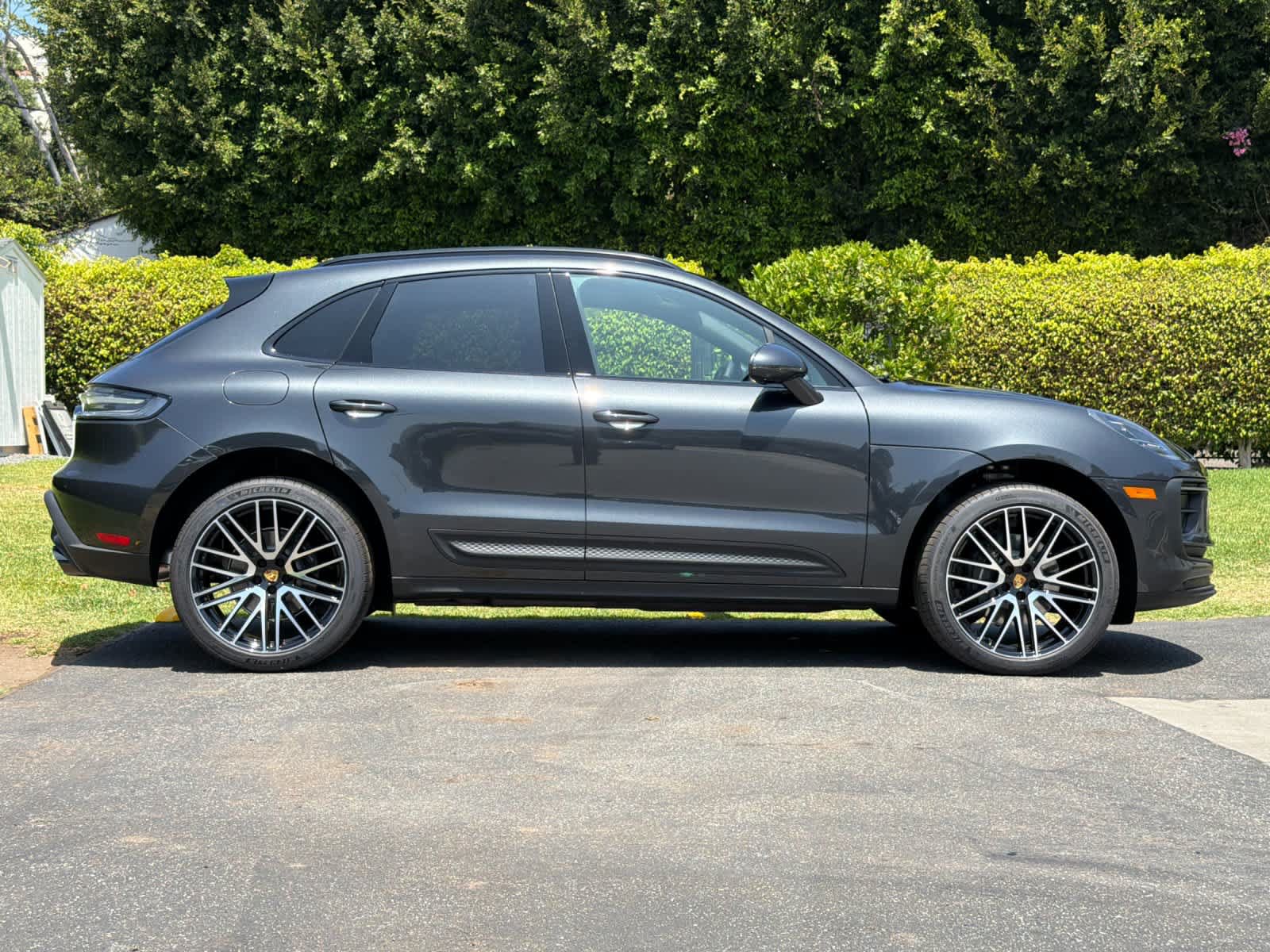 New 2026 Porsche Macan AWD/4WD image 9