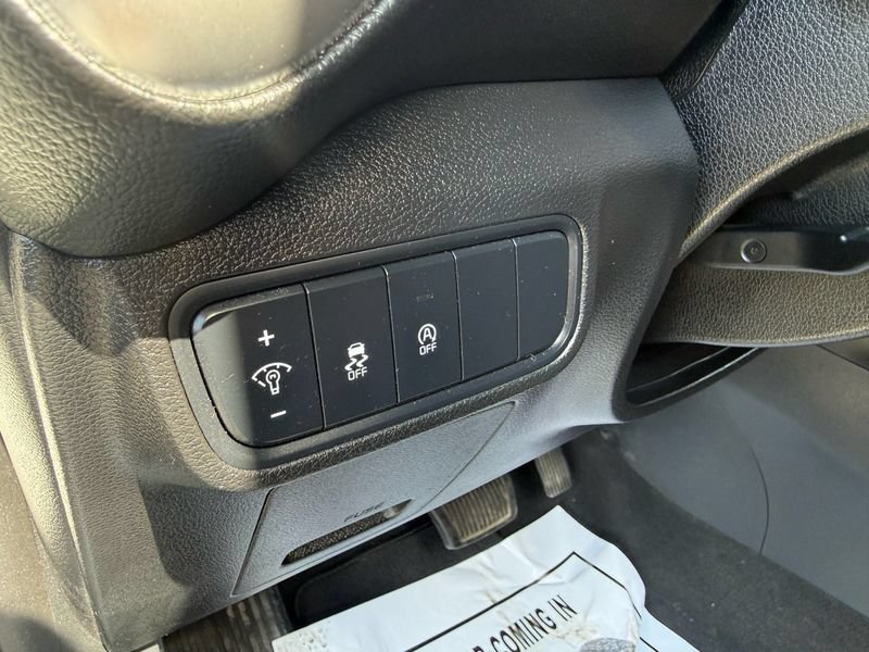 Used 2023 Kia Soul LX w/ LX Technology Package FWD image 19
