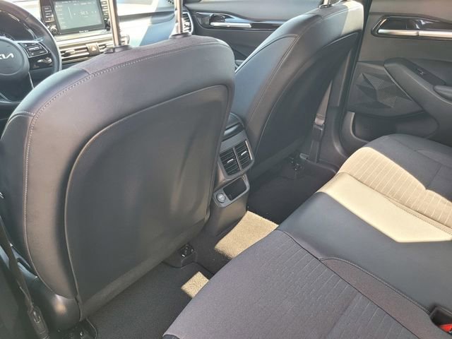 Used 2023 Kia Seltos S image 12