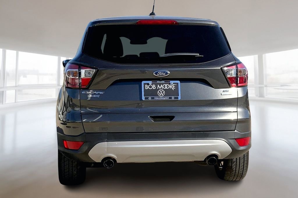 Used 2017 Ford Escape SE image 4