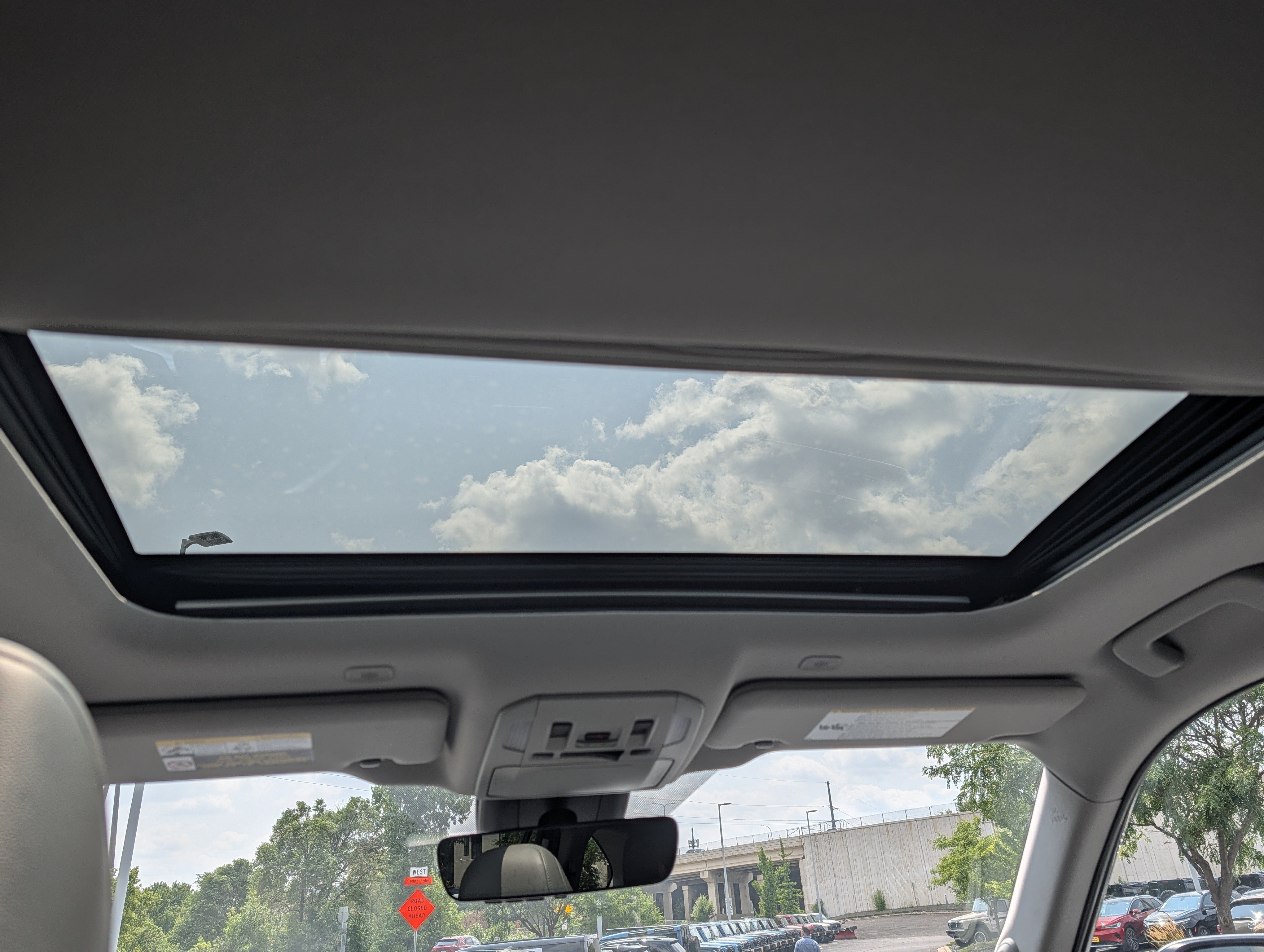 Used 2024 Toyota Highlander Limited AWD/4WD image 19