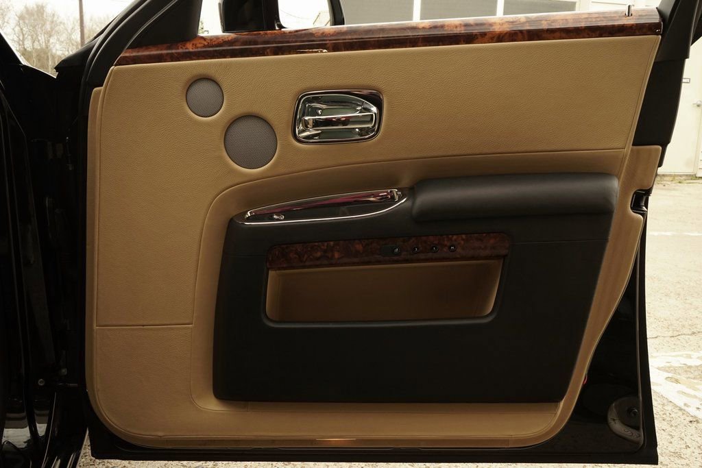 Used 2013 Rolls-Royce Ghost image 25