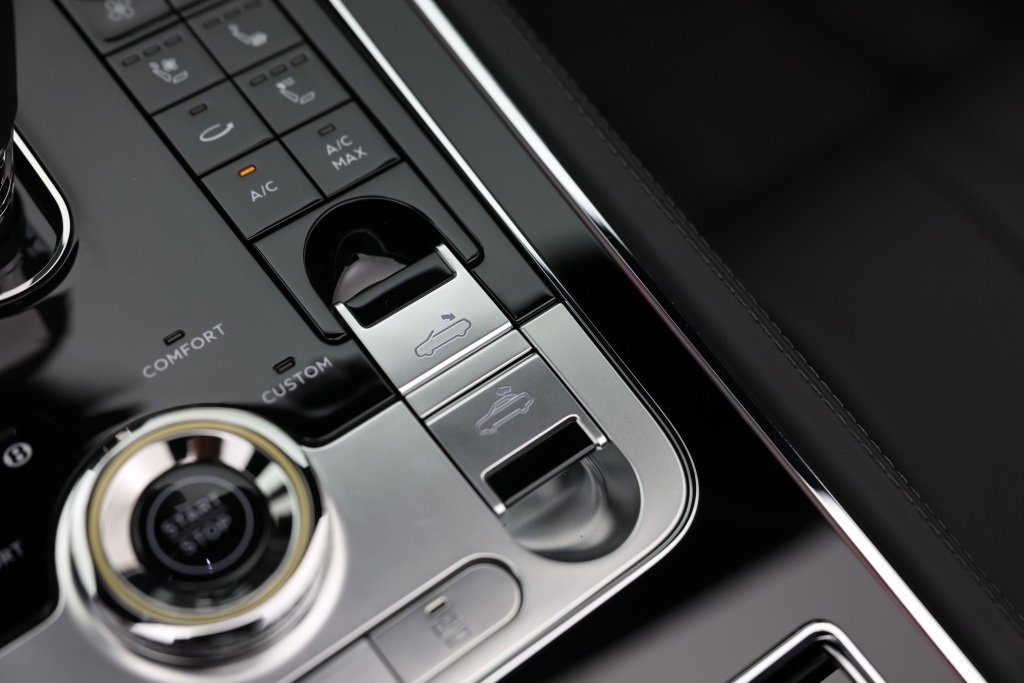 Used 2025 Bentley Continental GTC image 20