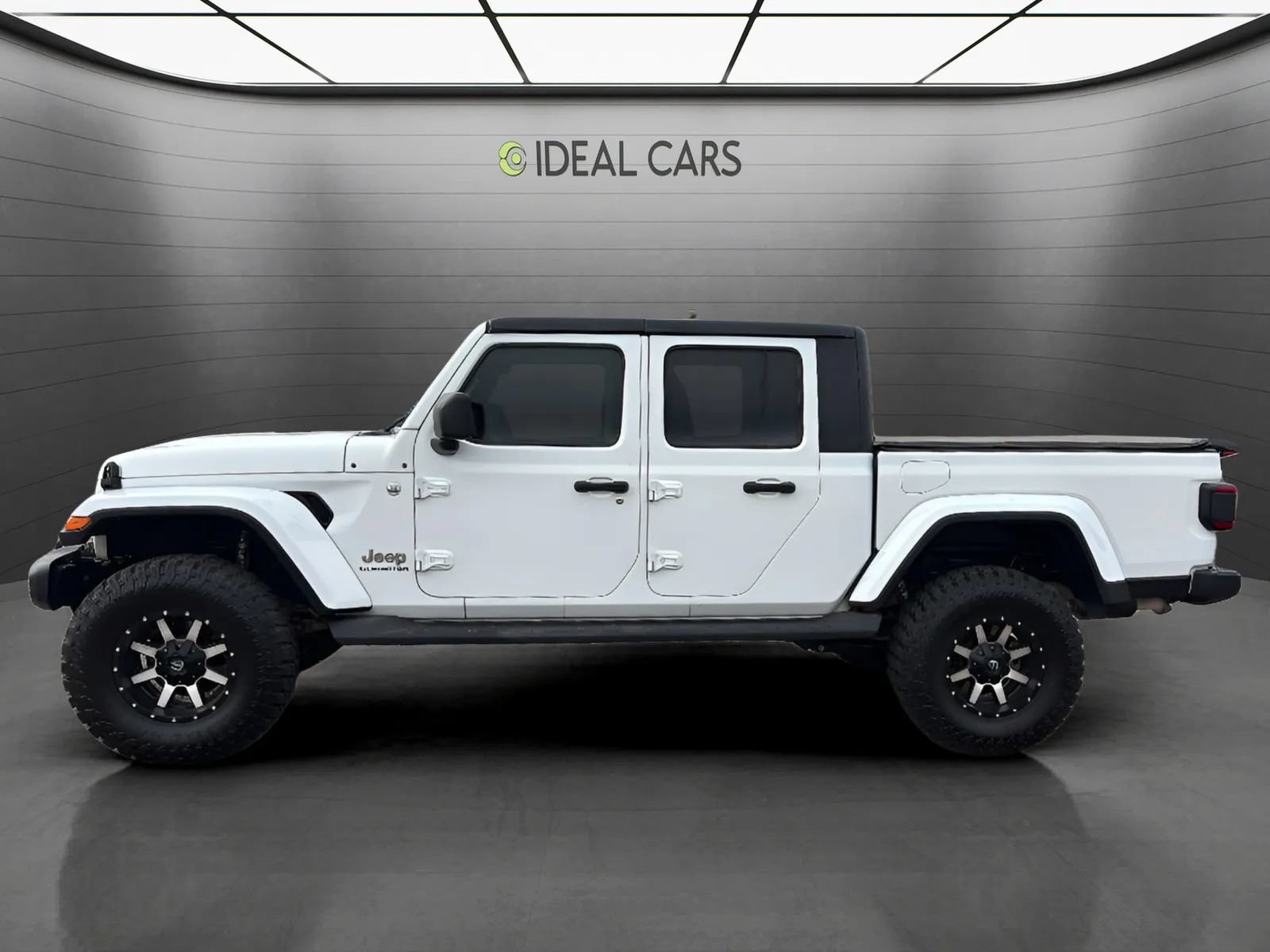 Used 2020 Jeep Gladiator Overland w/ LED Lighting Group AWD/4WD image 9