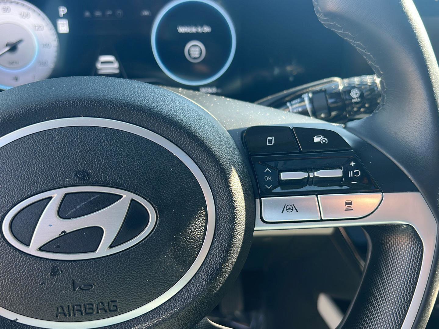 Used 2025 Hyundai Elantra Limited image 20