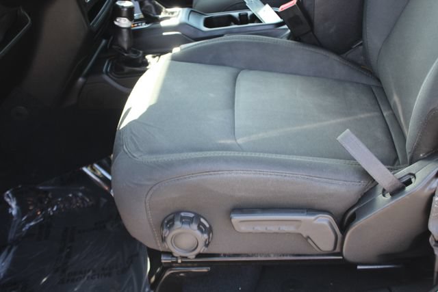 Used 2019 Jeep Wrangler Unlimited Sport S AWD/4WD image 17
