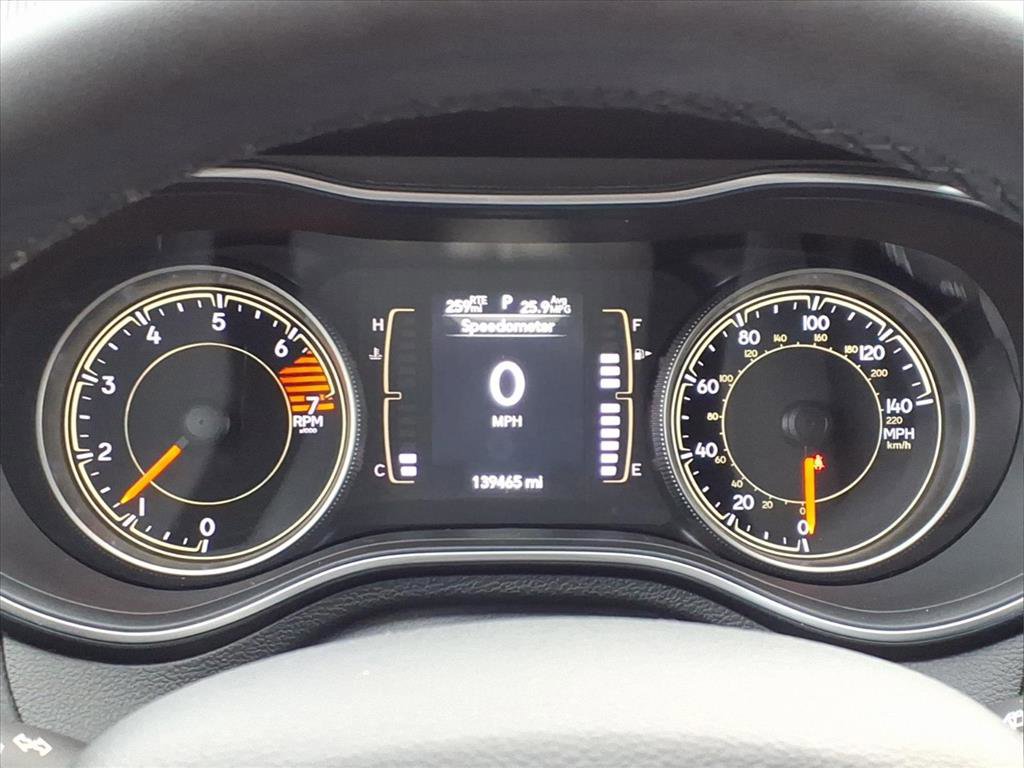 Used 2020 Jeep Cherokee Latitude Plus image 29