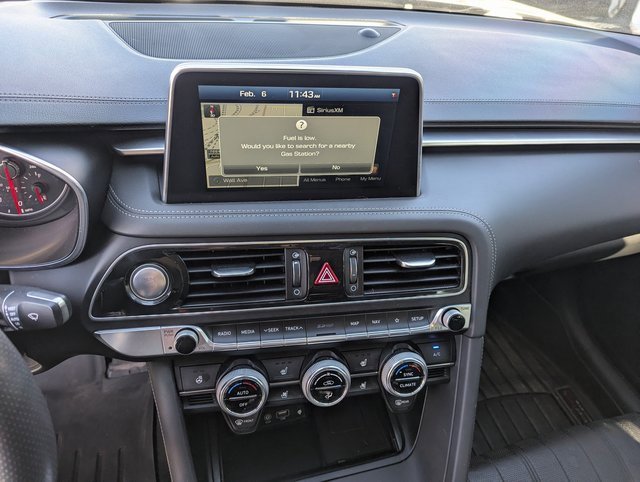 Used 2020 Genesis G70 2.0T image 15