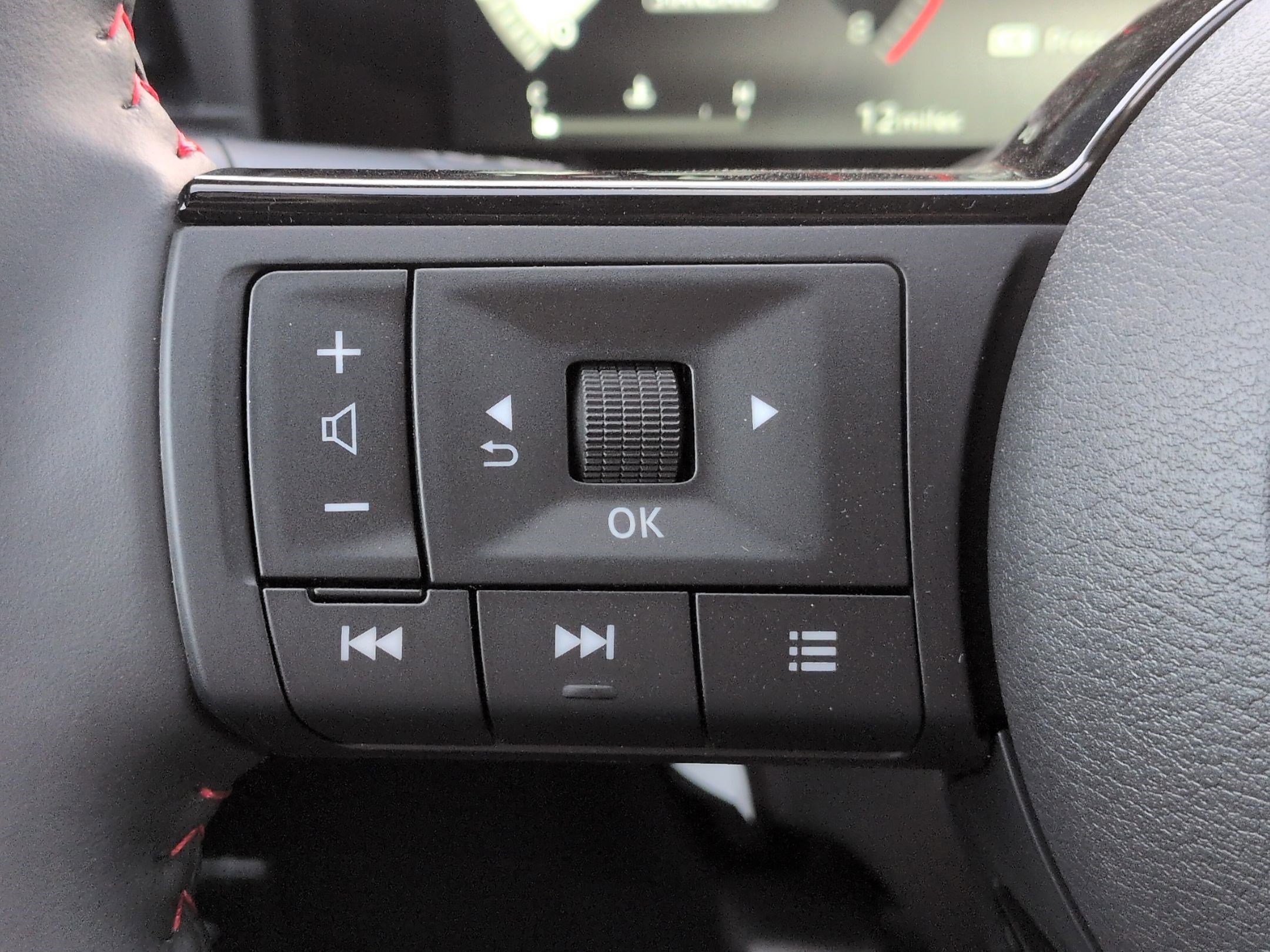 New 2026 Nissan Kicks SR image 13