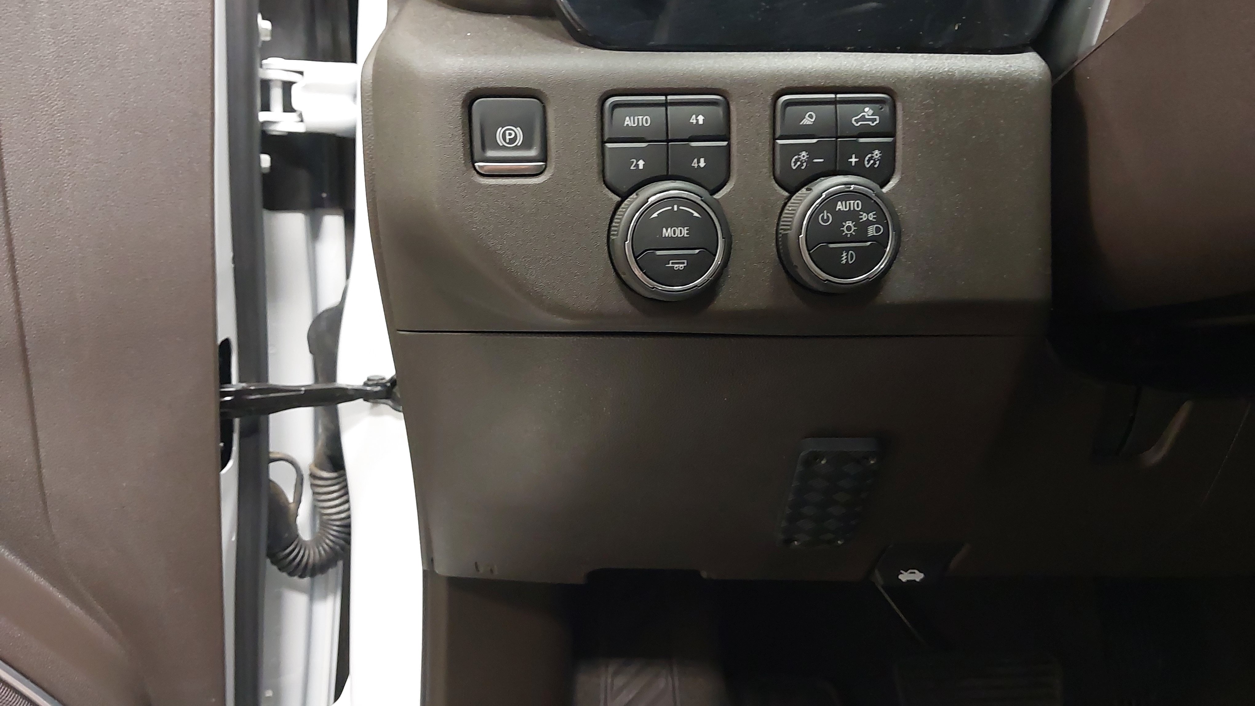 Used 2025 Chevrolet Silverado 2500 LTZ w/ Z71 Chrome Sport Edition AWD/4WD image 23