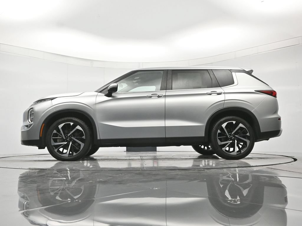 Used 2024 Mitsubishi Outlander SE FWD image 44