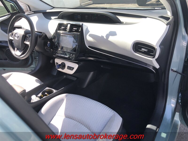 Used 2016 Toyota Prius Two FWD image 21