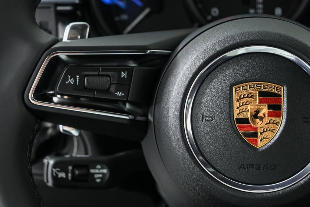 New 2026 Porsche Macan AWD/4WD image 10