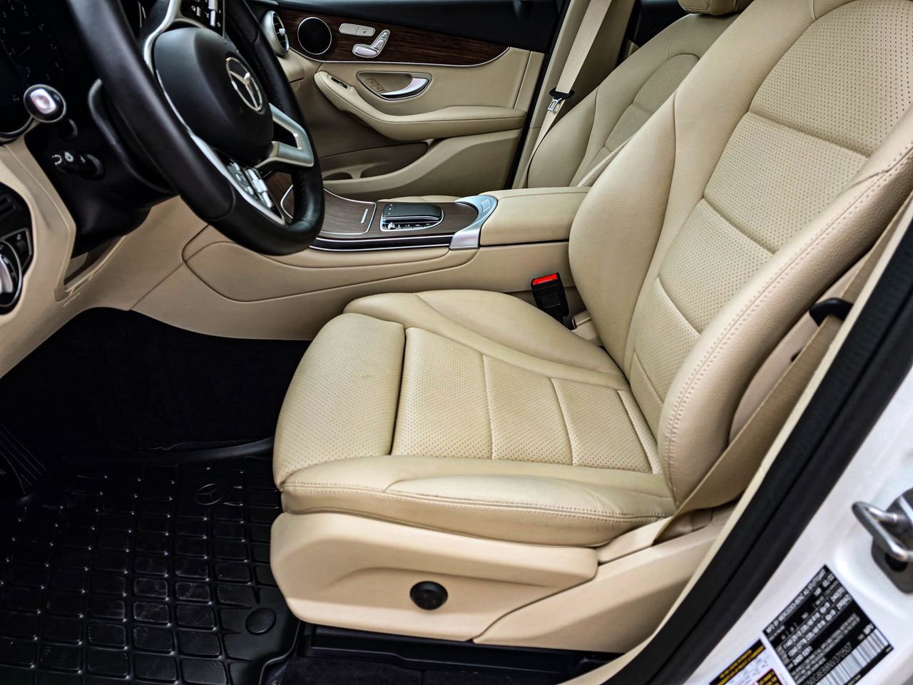 Used 2022 Mercedes-Benz GLC 300 4MATIC image 13