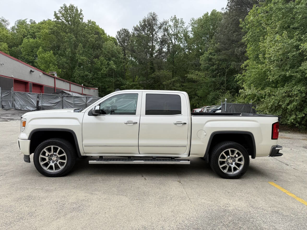 Used 2014 GMC Sierra 1500 Denali image 2