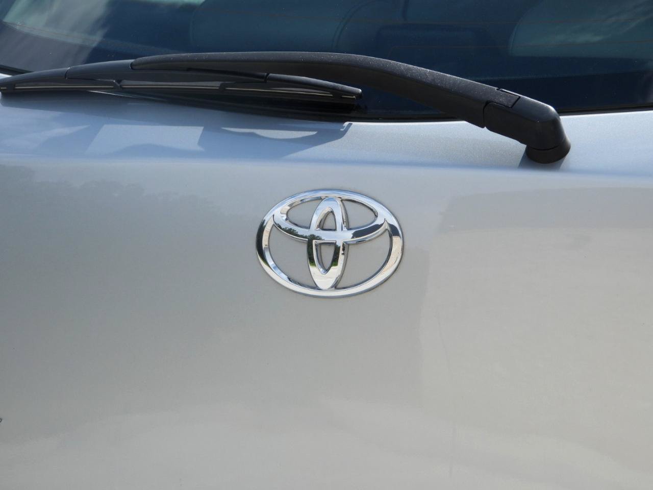 Used 2020 Toyota Yaris XLE FWD image 8