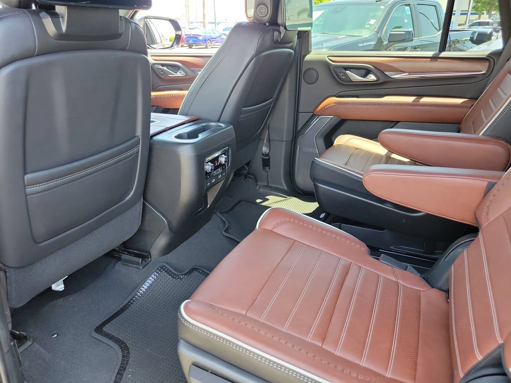 Used 2023 GMC Yukon Denali Ultimate AWD/4WD image 15
