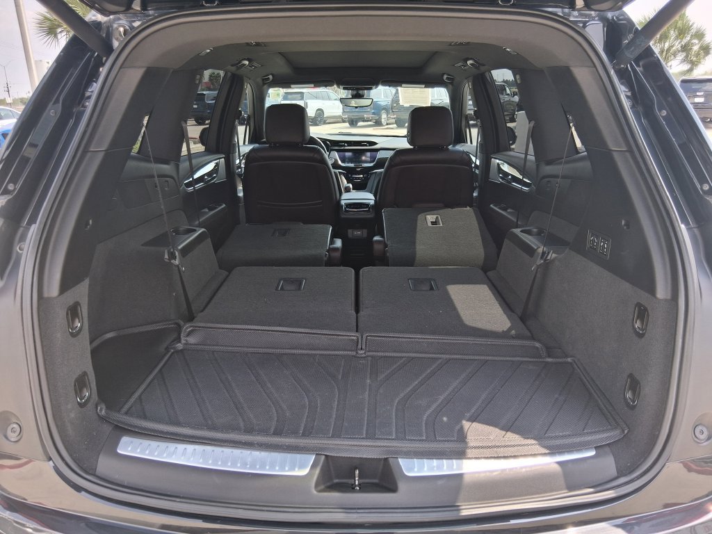 Used 2020 Cadillac XT6 Premium Luxury FWD image 6