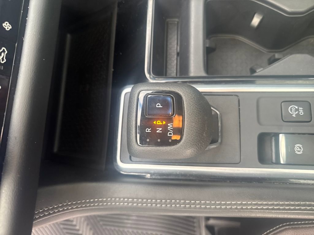 Used 2022 Nissan Pathfinder Platinum w/ Cargo Package image 25