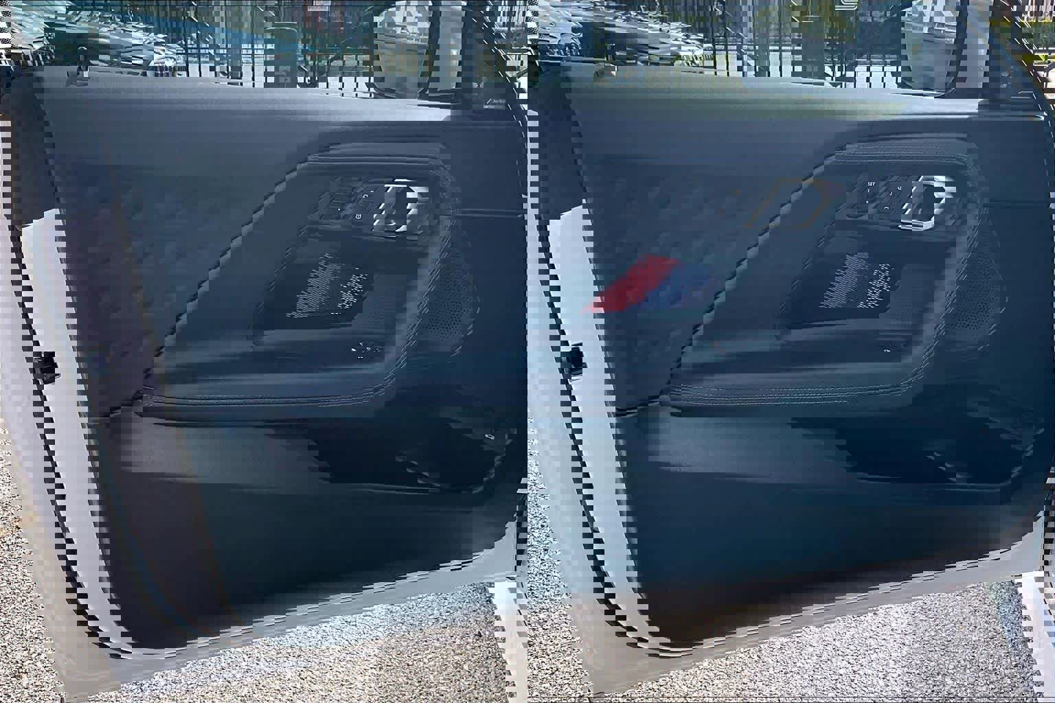 Used 2025 BMW 230i Coupe w/ M Sport Package image 22