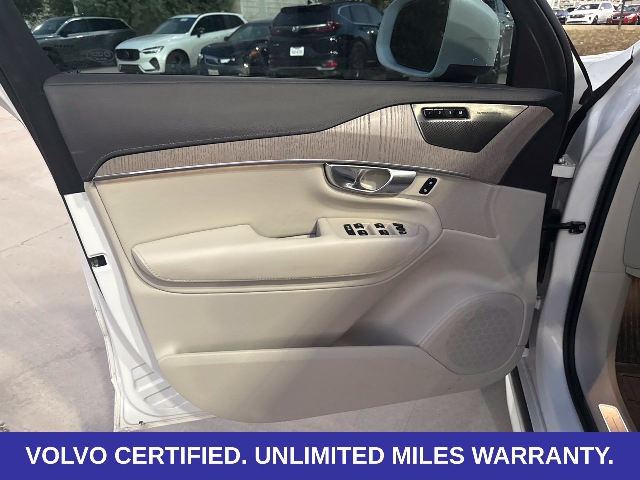 Certified 2024 Volvo XC90 T8 Ultimate w/ Protection Package Premier AWD/4WD image 32