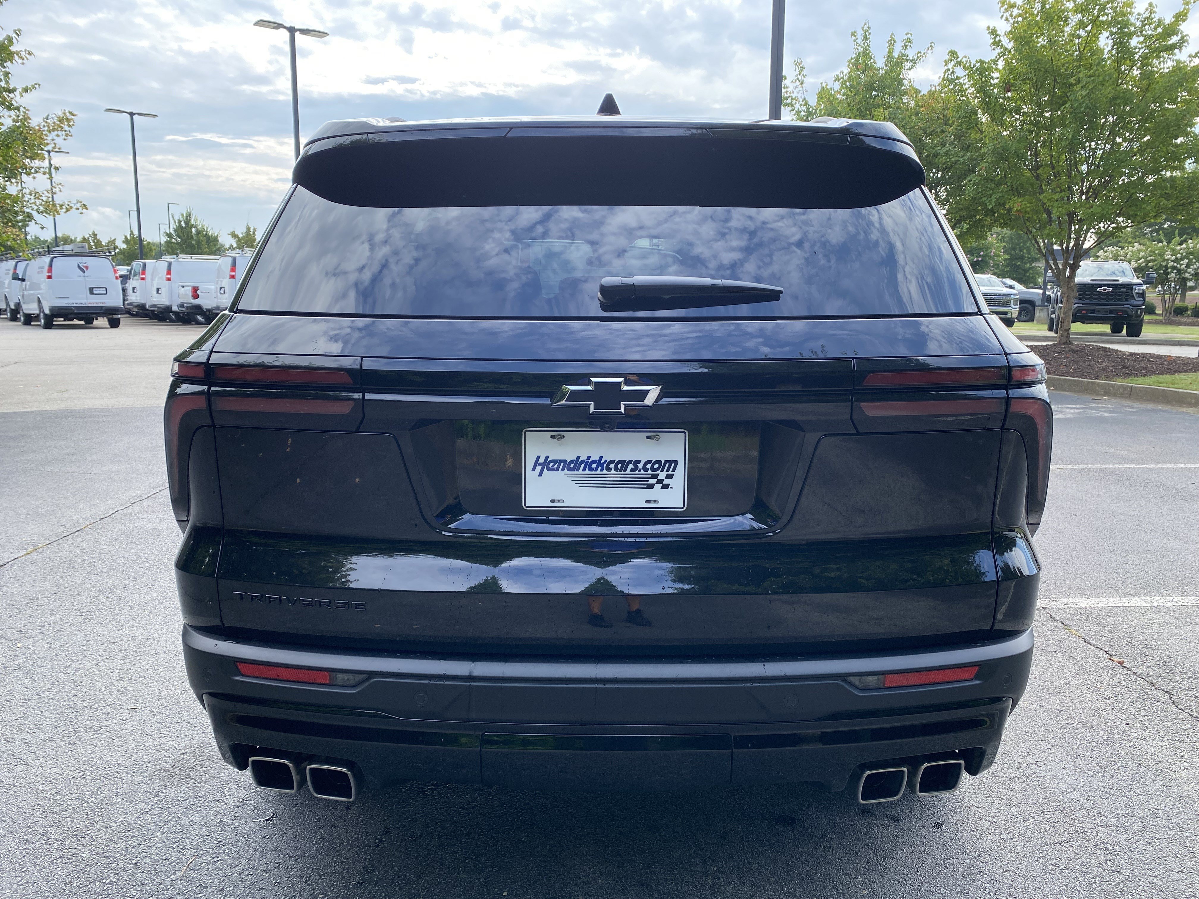 Used 2025 Chevrolet Traverse LT w/ Midnight/Sport Edition FWD image 8