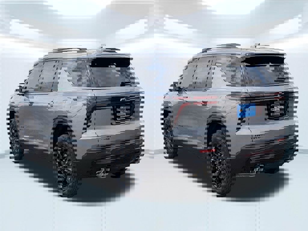 New 2026 Chevrolet Traverse LT w/ Midnight/Sport Edition video 2