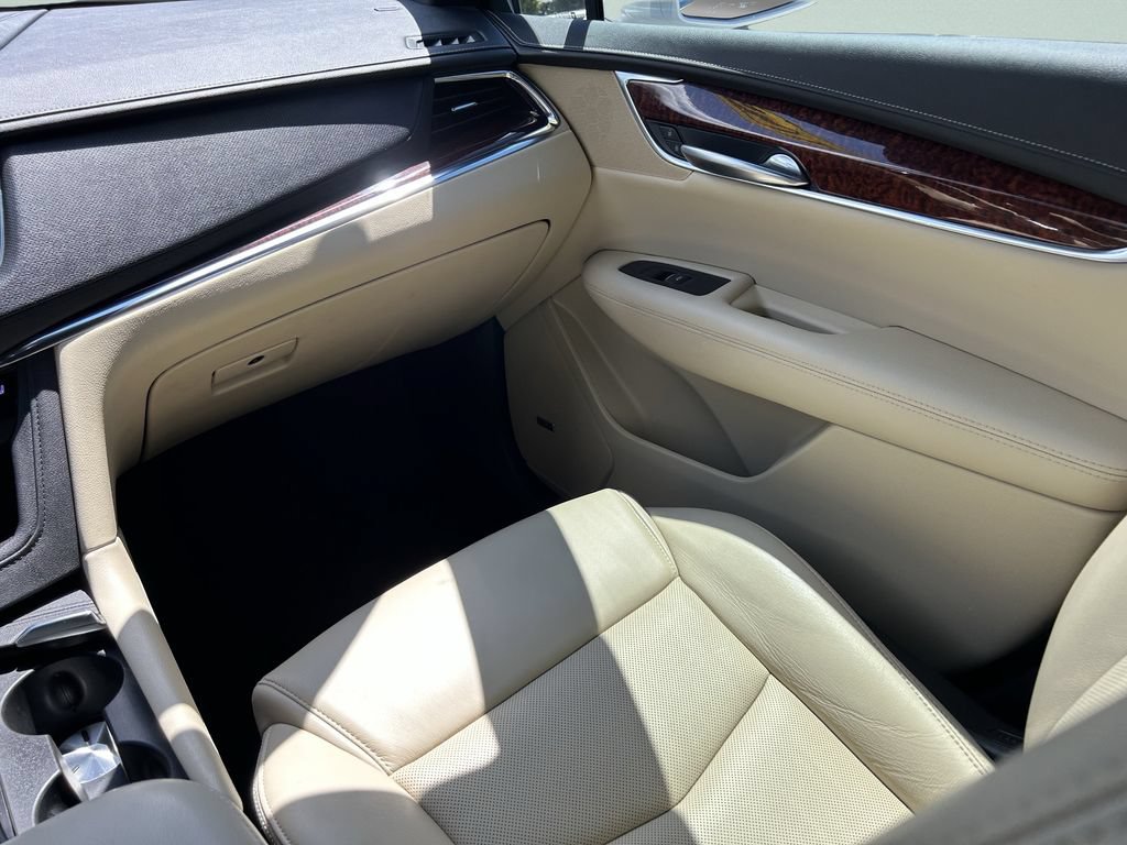 Used 2019 Cadillac XT5 Luxury FWD image 21