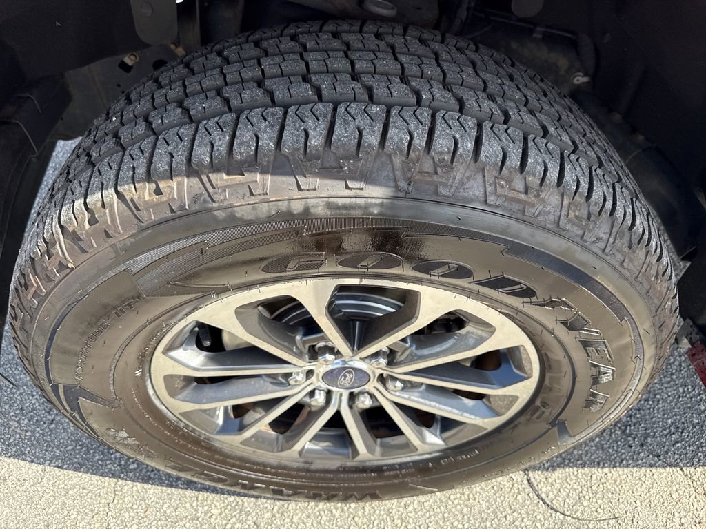 Used 2018 Ford F150 XLT w/ Equipment Group 302A Luxury image 12