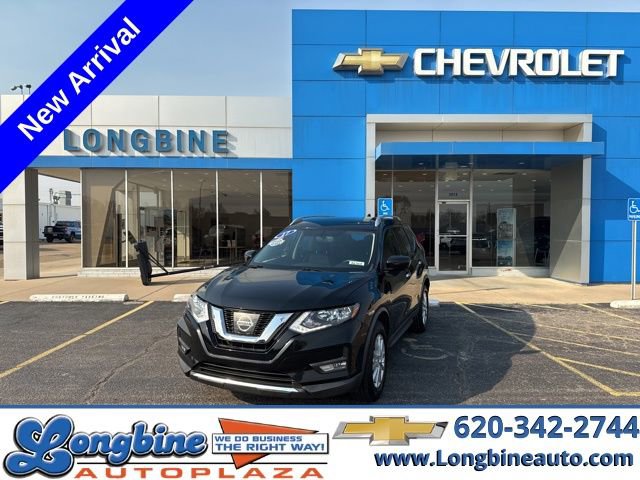 Used 2017 Nissan Rogue SV w/ SV Premium Package image 1