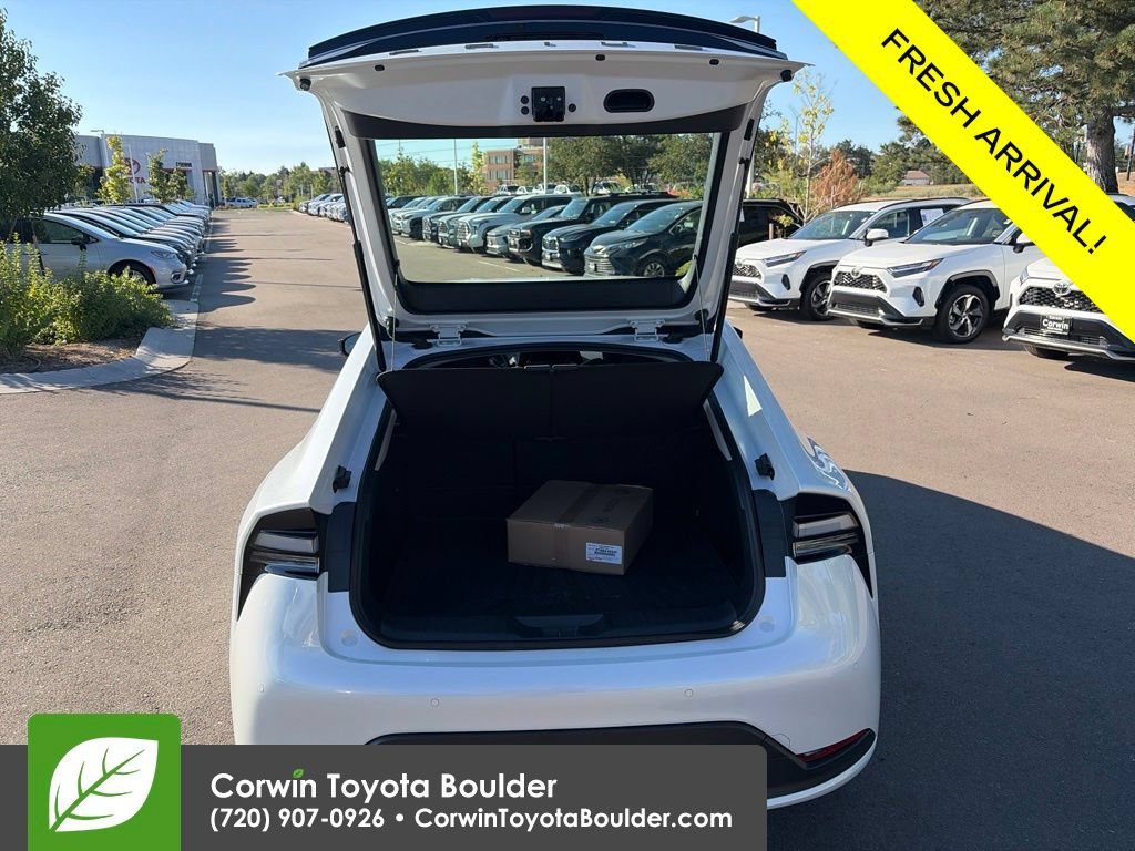 New 2027 Toyota Prius Plug-In Hybrid FWD image 17