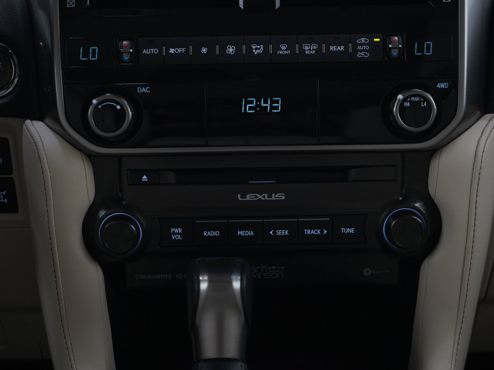 Used 2022 Lexus GX 460 Premium w/ Accessory Package AWD/4WD image 19