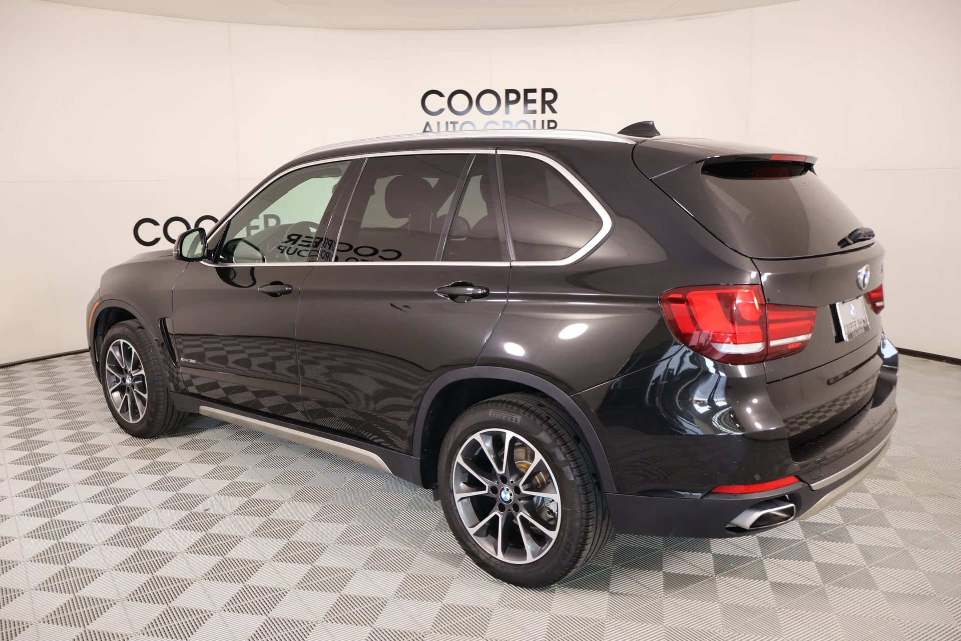 Used 2018 BMW X5 xDrive35i w/ M Sport Package AWD/4WD image 24