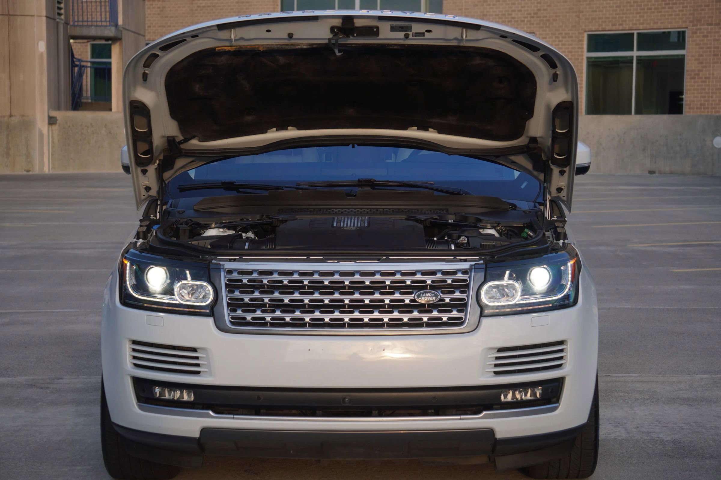 Used 2017 Land Rover Range Rover Supercharged AWD/4WD image 26