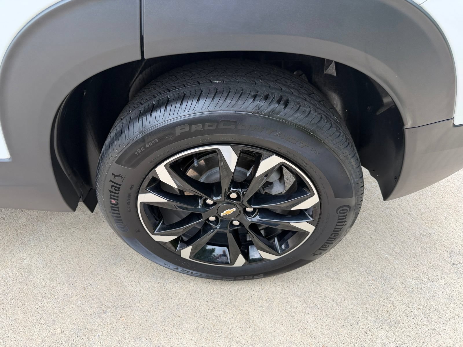 Used 2023 Chevrolet TrailBlazer LT FWD image 35