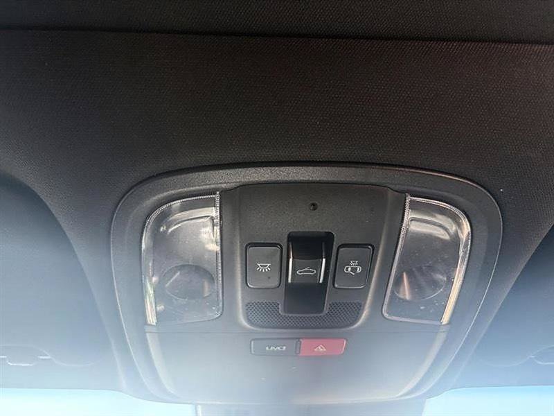 Used 2022 Kia Stinger GT1 RWD image 18