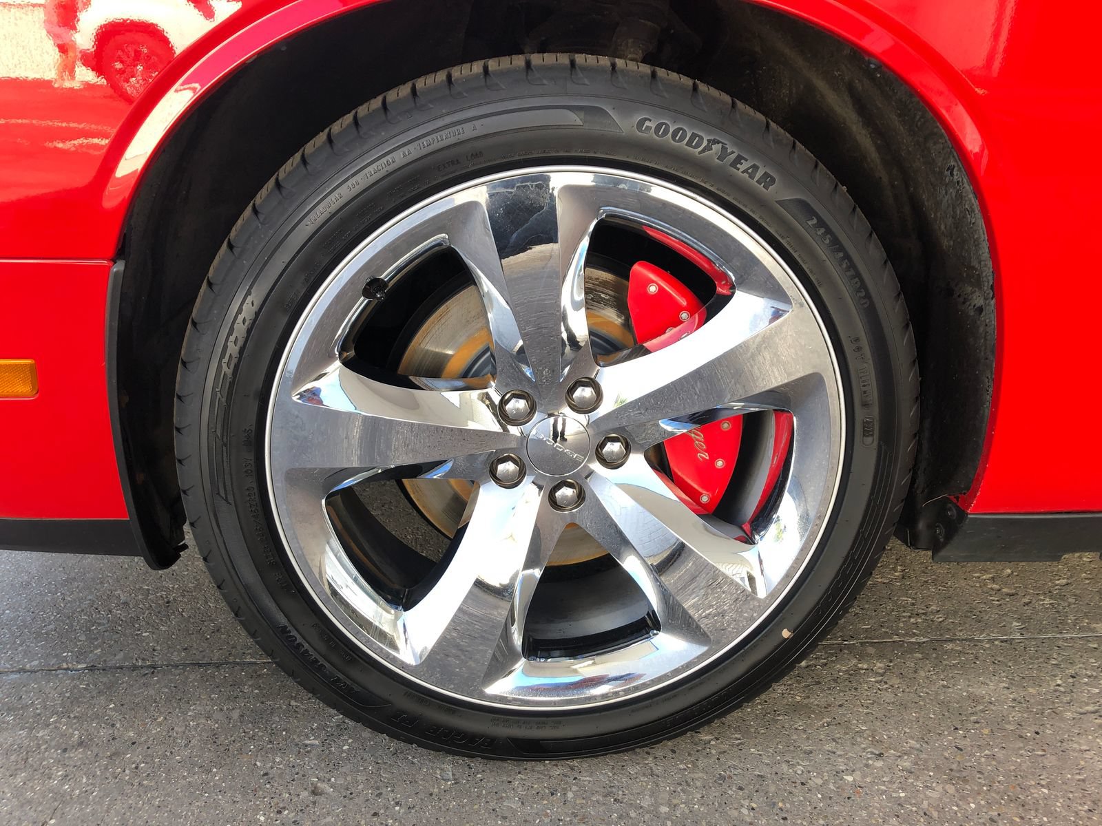 Used 2013 Dodge Challenger R/T RWD image 4