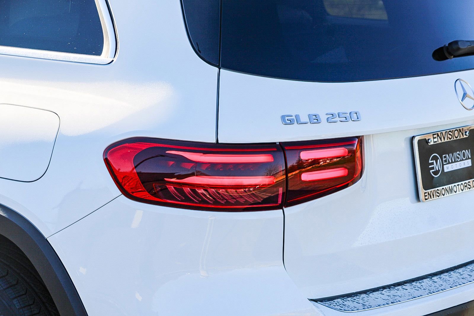 Certified 2025 Mercedes-Benz GLB 250 4MATIC image 11