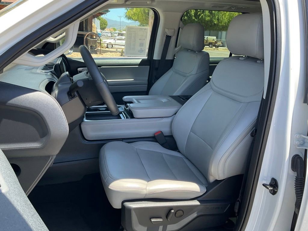 Used 2025 Ford Expedition Max Active AWD/4WD image 44