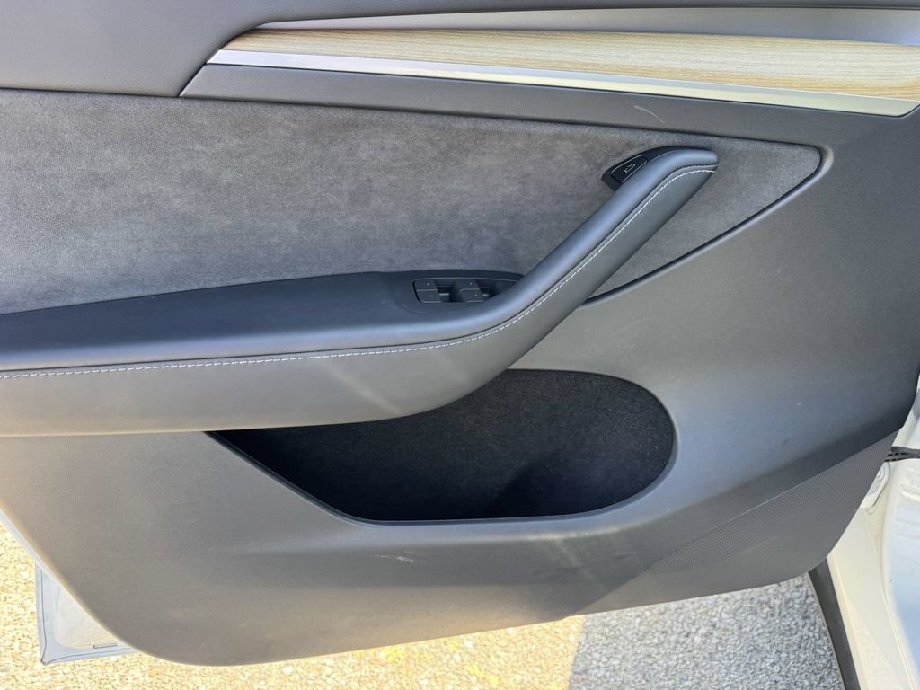 Used 2023 Tesla Model Y AWD image 15