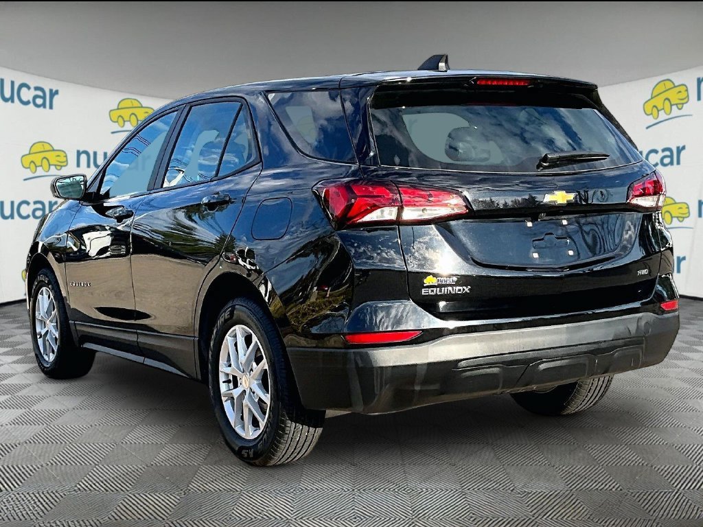 Used 2024 Chevrolet Equinox LS AWD/4WD image 4