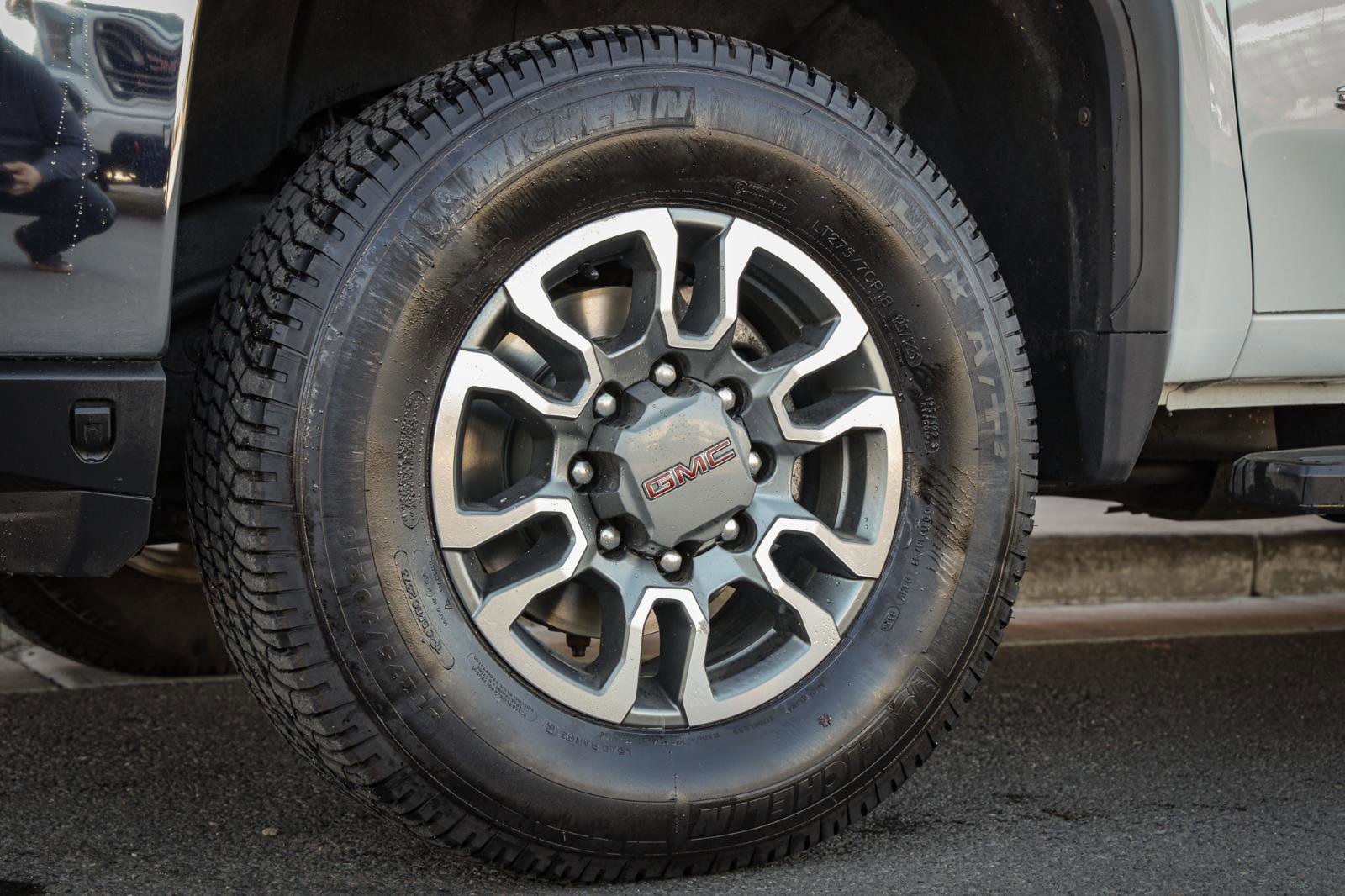 Used 2023 GMC Sierra 3500 SLT w/ SLT Convenience Package image 11