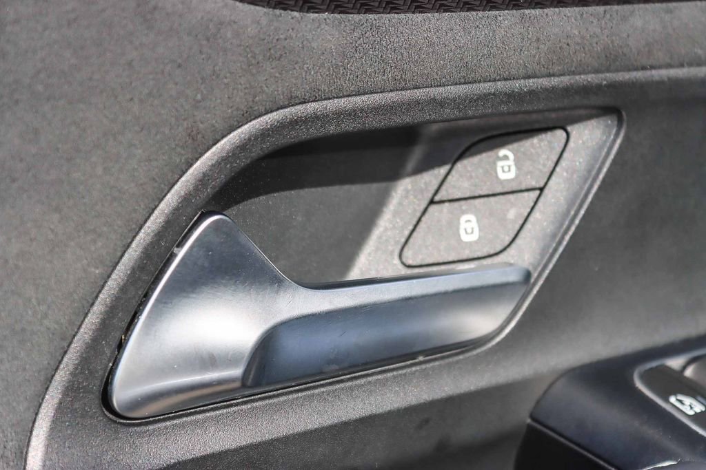 Used 2021 Mercedes-Benz GLA 250 4MATIC image 46